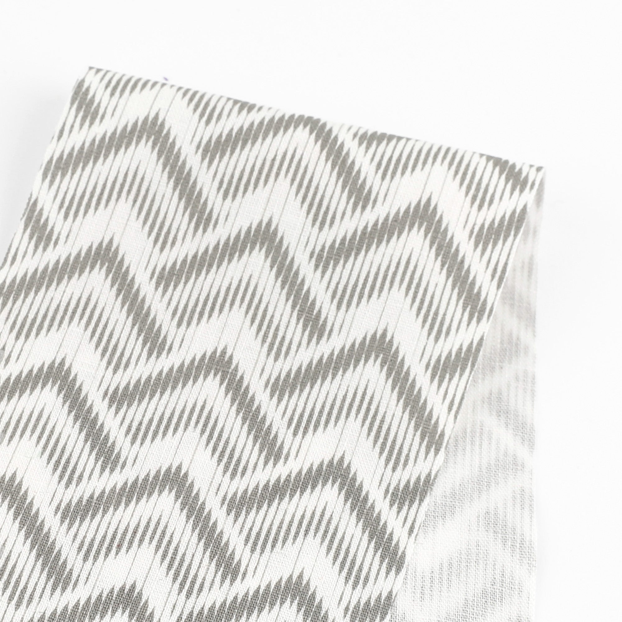 Chevron_Linen_Grey_White-Swatch.jpg