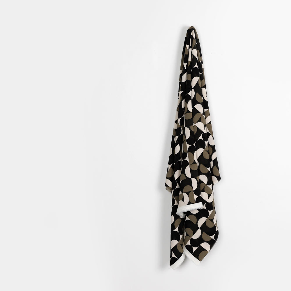 Geometric_Georgette_Hang.jpg