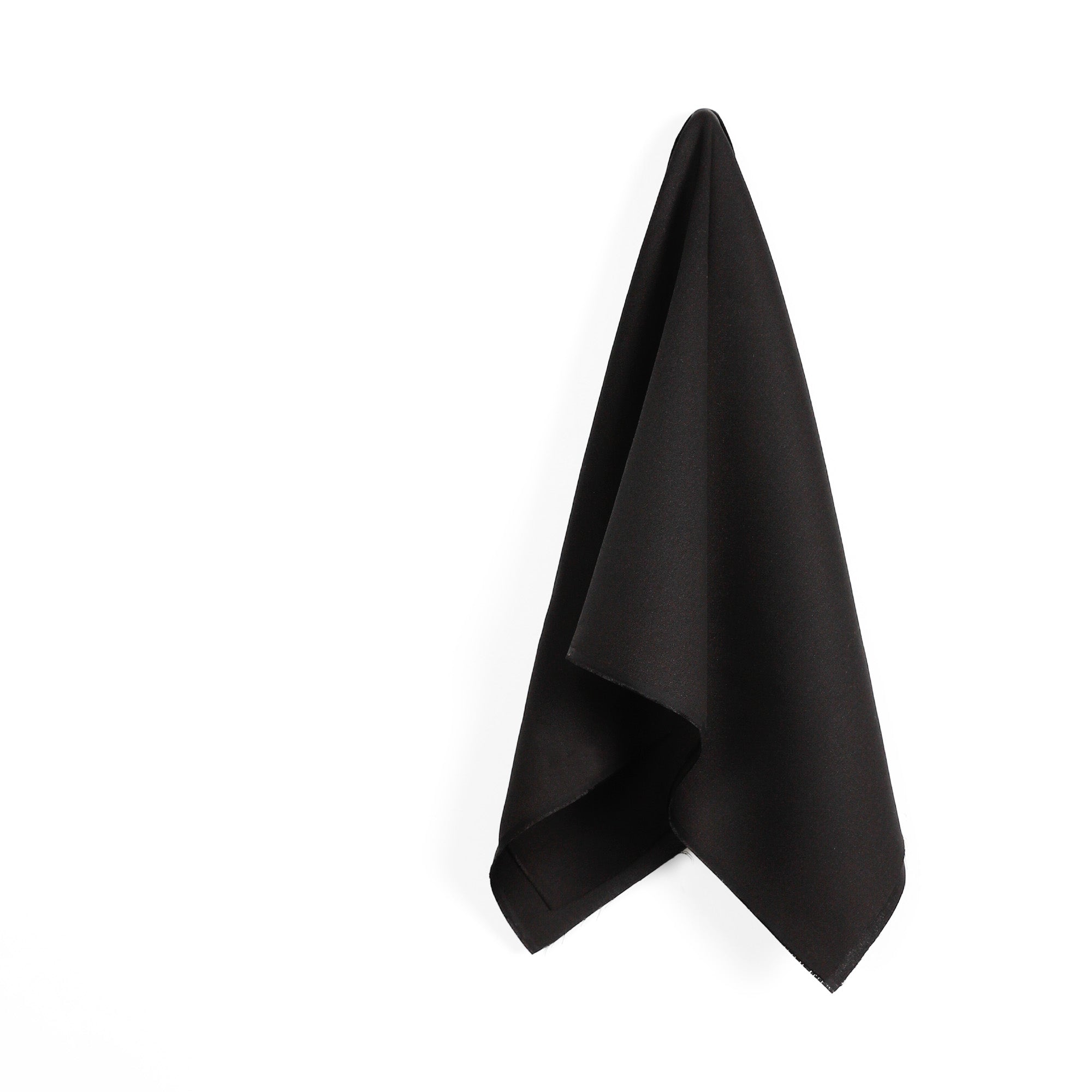 Heavy_Crepe_Black_Hang.jpg