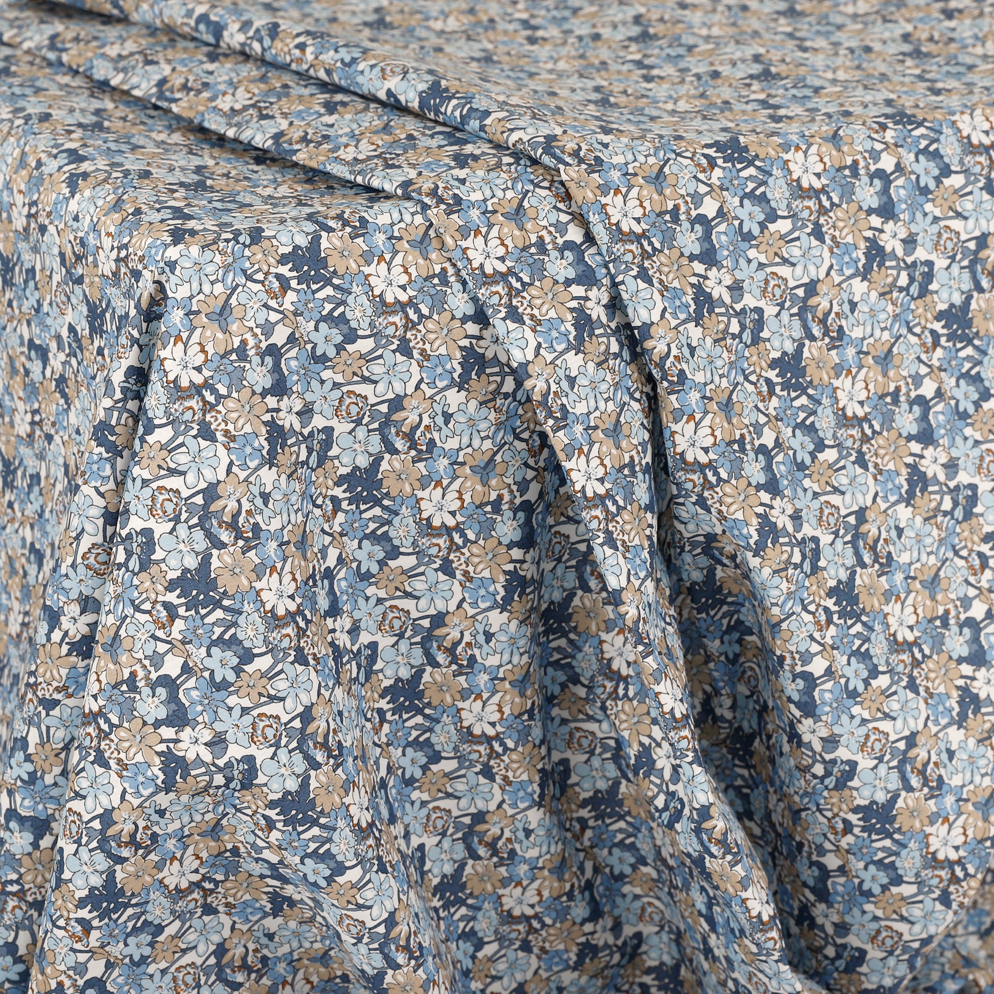 Liberty Tana Lawn - Isla Rose Gates / B