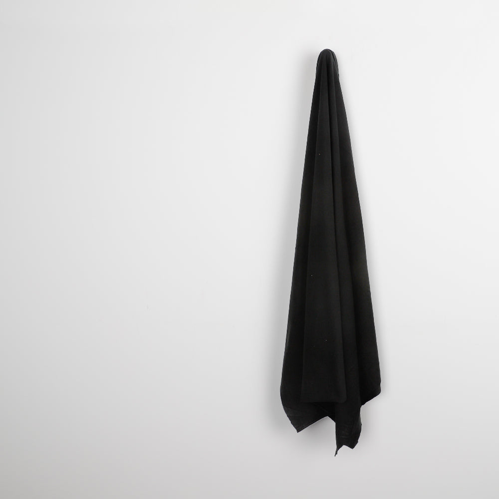 ZQ_Merino_Black_Hang_484c43e1-8e9f-4789-bc47-863419e38eed.jpg