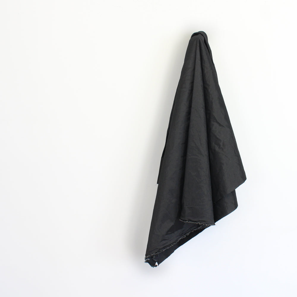 Metal Memory Polyester - Black