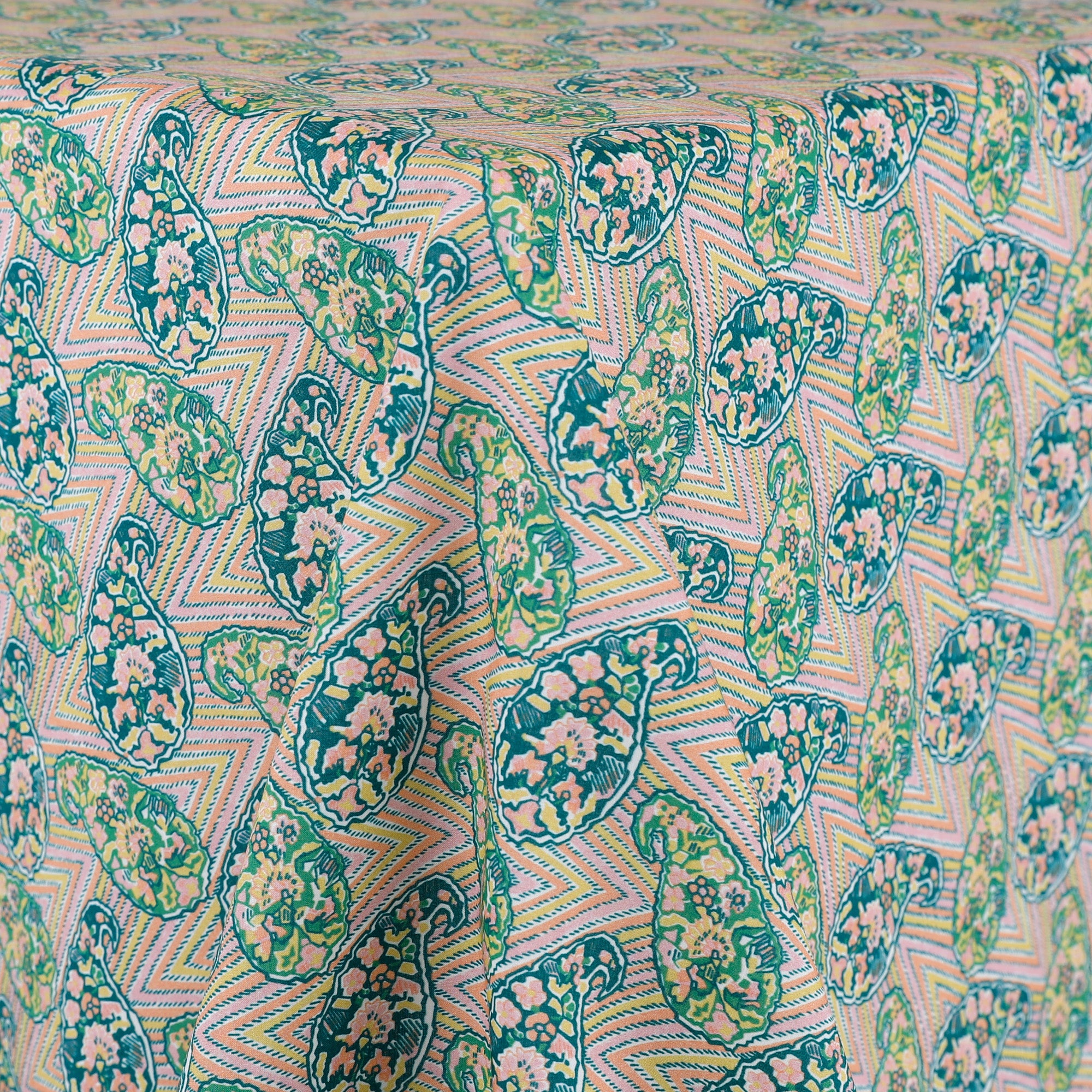 Liberty Organic Tana Lawn - Zig Zag Paisley/C