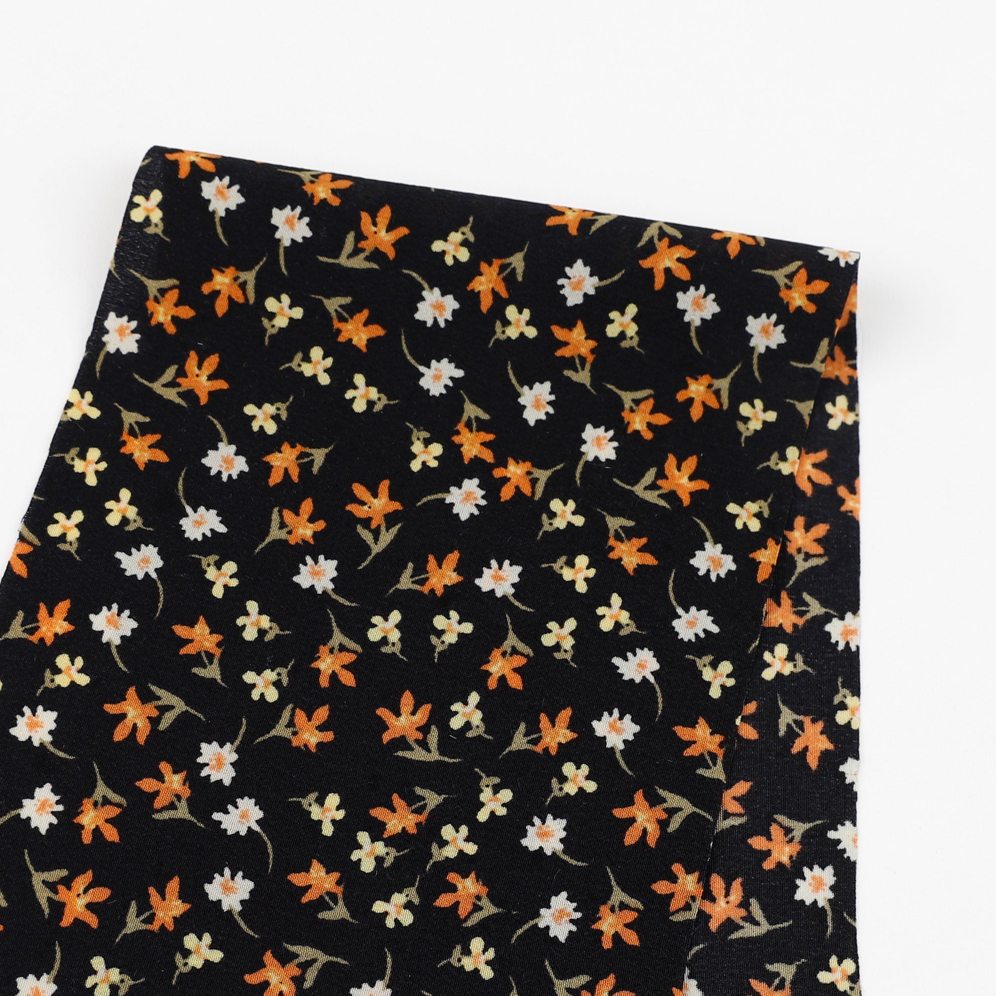 6_Swatch_81a7a196-e0a0-4b33-aad5-573cd0e6dc64.jpg