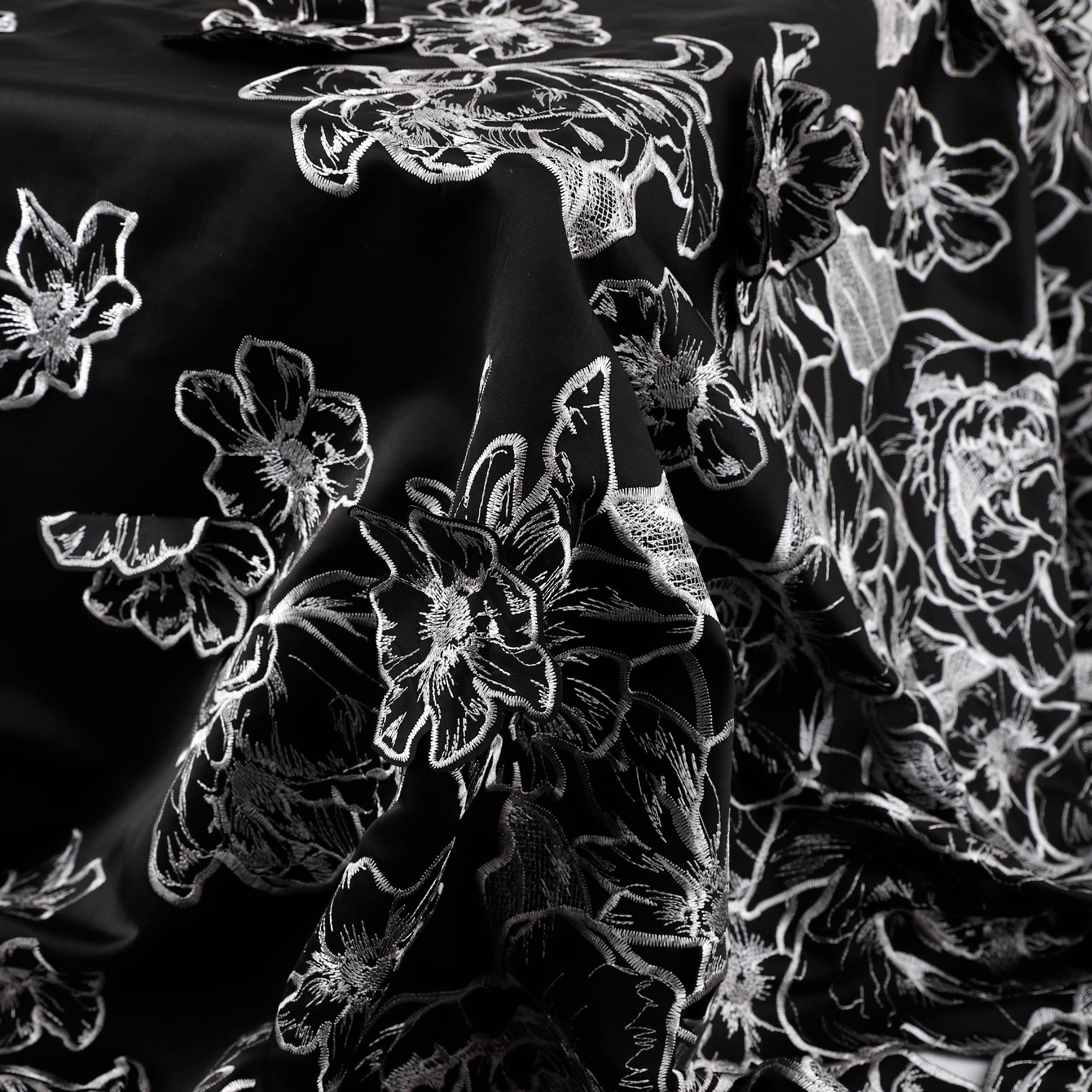 Applique_Dutchess_Satin_Black_x3a_White_Drape.jpg