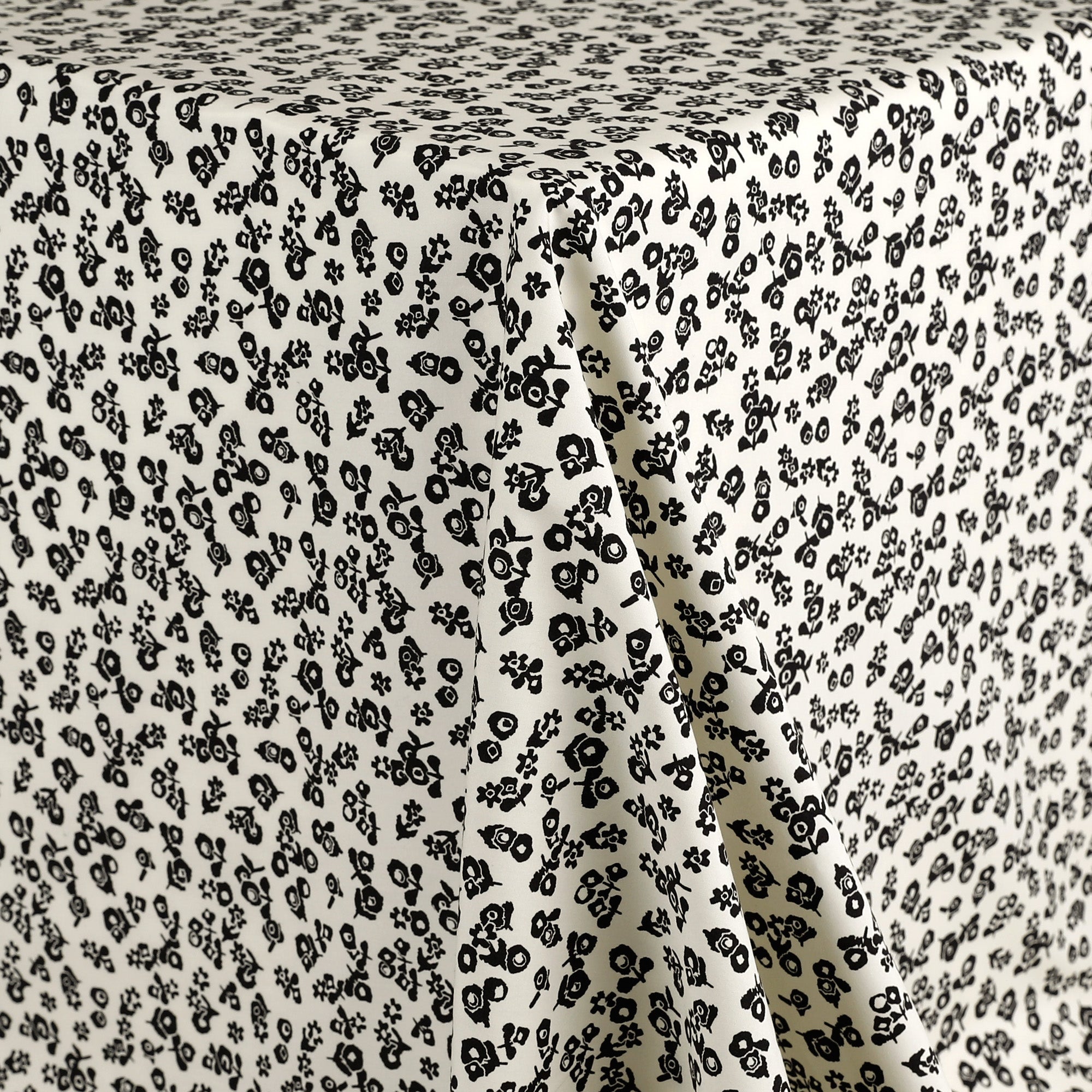 Fifties Flower Poplin - Cream/Black