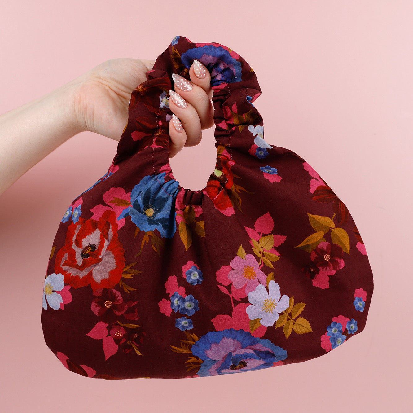 LS-Scrunchie-Bag-Liberty-Finishes_f46facb1-3ac9-415c-ab4e-b19fec9cbf52.jpg